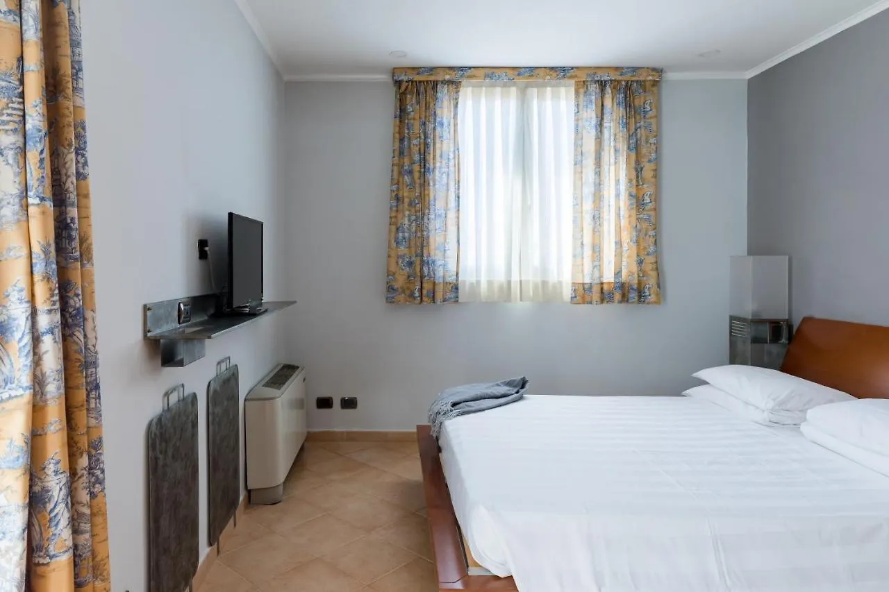 Crosti Apartments Roma
