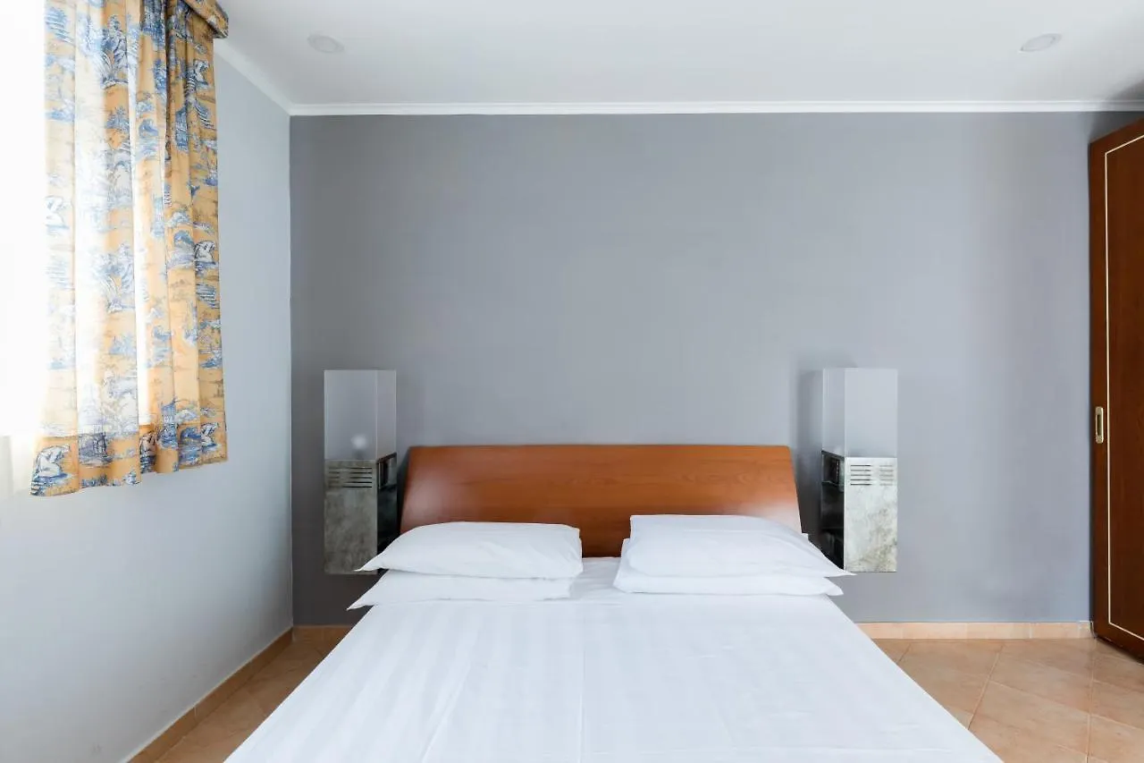 Crosti Apartments Roma
