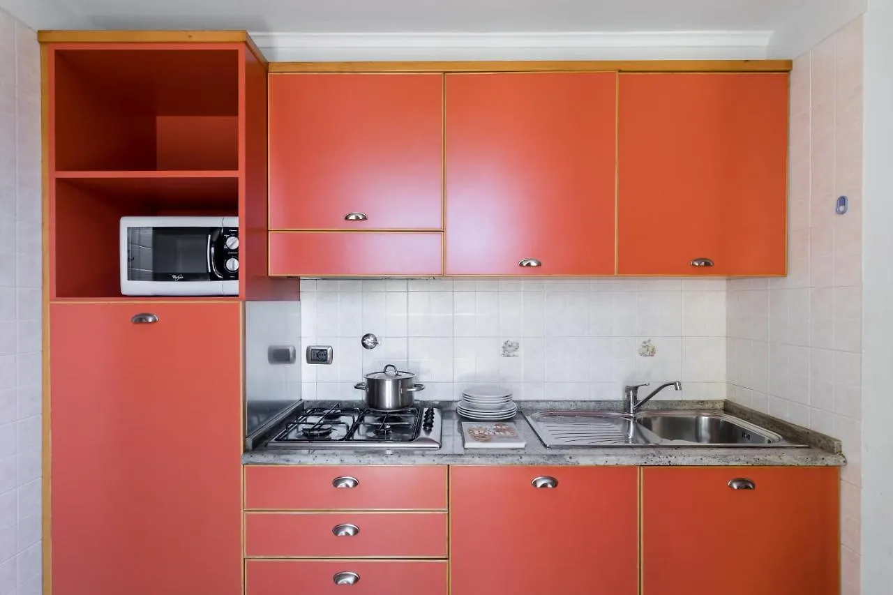 Crosti Apartments Rom 0*,